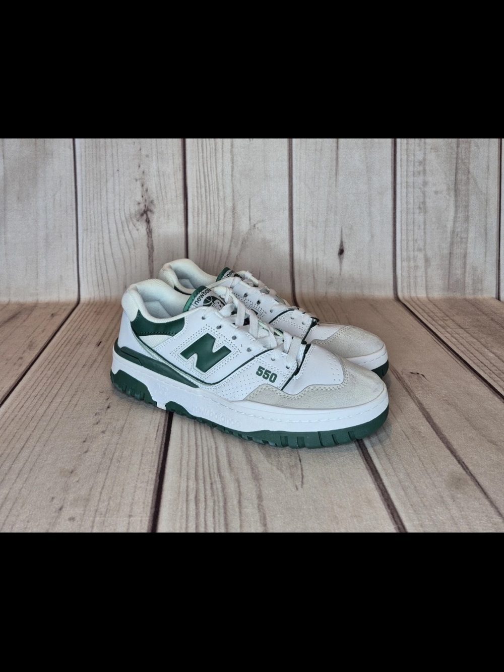 New Balance 550 Men's Size 7 White Green Leather Low Top Athletic Shoes